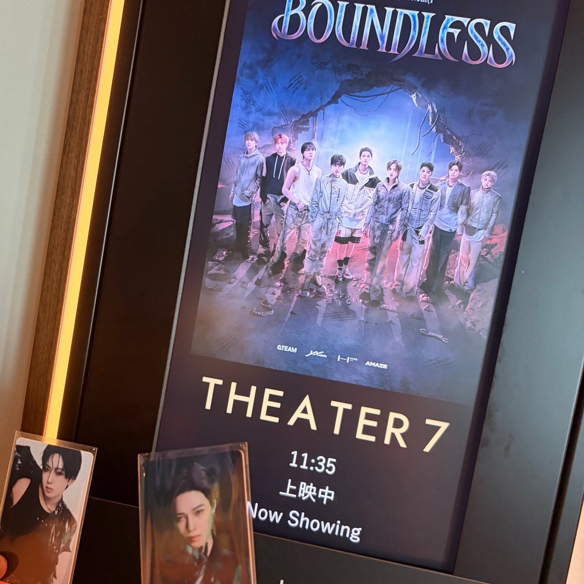 maru_48b's tweet photo. 昨日はみゆちゃん（@Mi_You_20 ）と別界隈の映画見てきた！VRコンサートでめちゃめちゃ近くて心臓痛かった🥹パラでもいつかやってほしい…！
最後はカラオケ入って2人でlookbook出るたびに叫んでた笑 https://t.co/owTQVxvTmr