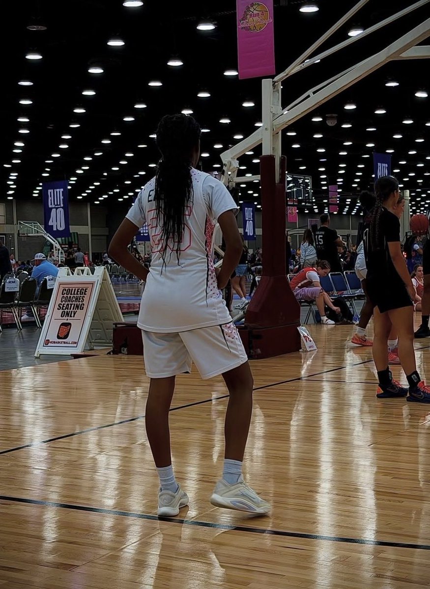 jaydaeasley25's tweet photo. I had a great time and experience playing in Run 4 Roses this past weekend. Though we didn’t get the results we wanted, I wouldn’t have done this with any other team. Super proud of our effort and I can’t wait to play in Nike Nationals soon! #25 https://t.co/BpuydNbnnc