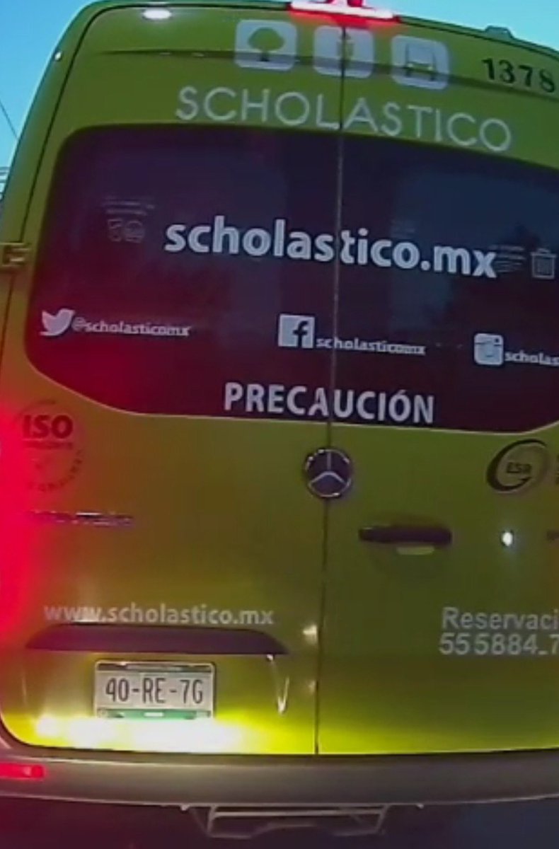 knightcelta's tweet photo. @scholasticomx La unidad 1378, placas 40-RE-7G, invadió mi carril y me cerró el paso para girar a la izquierda desde un segundo carril Adjunto el video. ¿Es esta la conducta esperada de una empresa con Distintivo ESR? Que tipo de operadores contratan @CEMEFI @LaSEMOVI @Cemefi_RSE https://t.co/YTecZocEAi