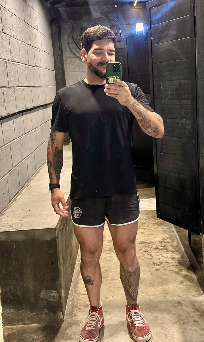 jampaulo_'s tweet photo. meu shape de pai tá em dia! 🤪 https://t.co/GS1DRPum00