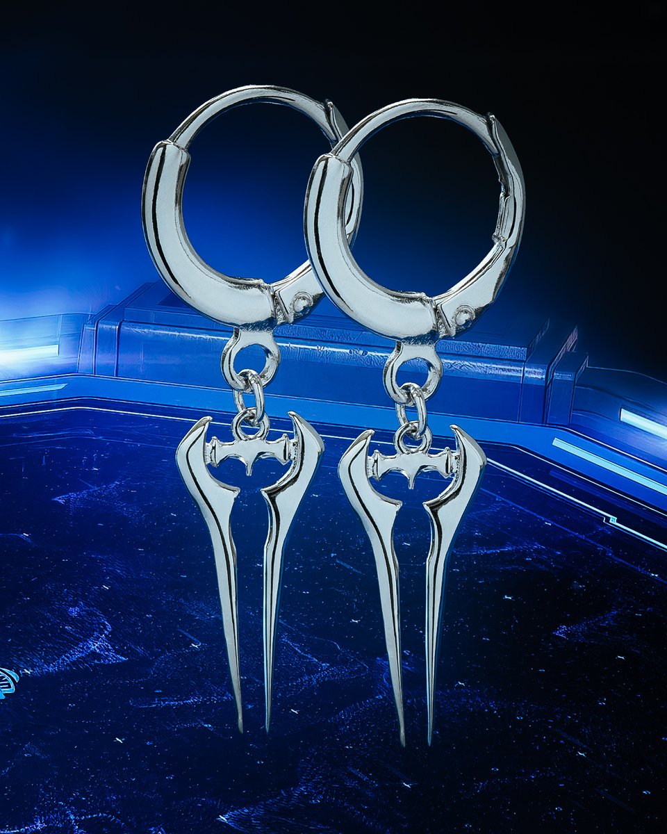 officialKingIce's tweet photo. Level up your outfit with a touch of Halo ๐ #Halo #kingice https://t.co/VaWkvZDDfq