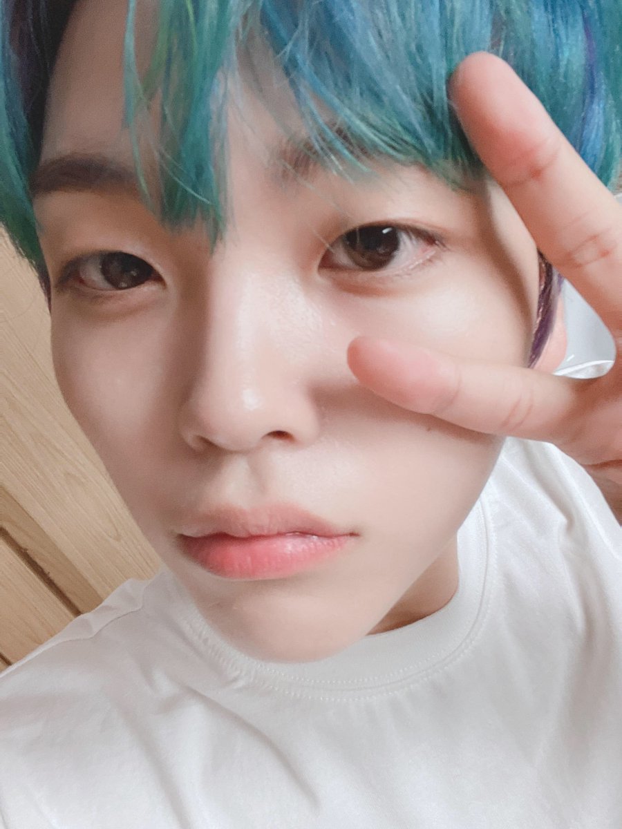rosedrift_'s tweet photo. 𝙴mpecé abriendo mi #𝐒ēa𝕤ons問候𓈒࣪·𝟸𝟶𝟸𝟼 y terminé chillando porque por fin tuve mis regalitos de la número 1, y ustedes saben que yo siempre ando esperando mercancía de ellas y ahora por fin tengo my #𝚃𝕚a𝐫aʼs𝜗·𝑔ift.

𝙲u𝕥ǝ pu͞pp𝕚ǝ ✶ ! ︎ꕀ #𝒵hǝnn𝕚e https://t.co/9bJy40zyPq