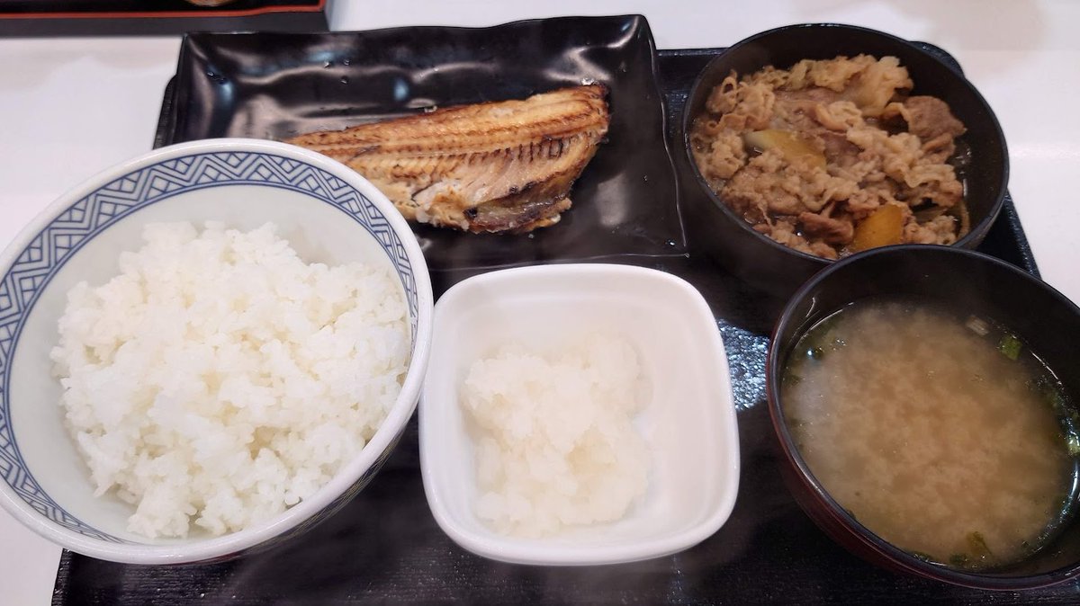 act_chosa's tweet photo. 先日の吉野家事情🍜
加賀方面にてリピートしてしまった😅
無性に魚を食べたくなったので牛ほっけ定食をオーダー😊　旨い😋
今更だが、吉牛にはまる中年探偵かもwww❣
ラーメンの頻度減るかも❢
#吉野家　＃牛ほっけ定食 https://t.co/Opx8GfCFTN