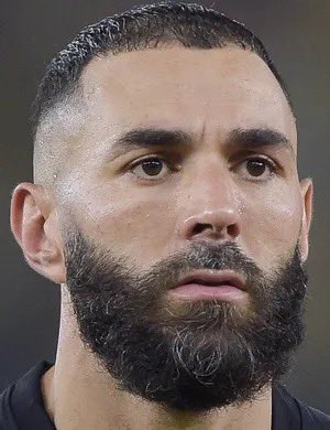 jlsofian231's tweet photo. Les deux seuls joueurs français qui ont posé problème à l’Espagne dans l’histoire : Benzema et Zidane aka les 2 joueurs français les plus technique de l’histoire. 

Il faut arrêter avec les joueurs athlétique qui savent que courir. #FRAESP https://t.co/Q8xs6bvkot