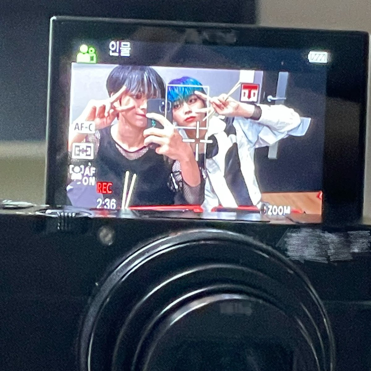 rosedrift_'s tweet photo. 𝙼i compañero del día es el beta más bonito del mundo (⁠´⁠∩⁠｡⁠•⁠ ⁠ᵕ⁠ ⁠•⁠｡⁠∩⁠`⁠) ya que no quería dejarme solito into #hǝ͞roeʼsでc𝕝üb y lo entiendo, un omeguita como yo no puede quedarse solo entre tanto #𝕥ox𝕚c𓂋𝚟𝕚bǝs.

𝙲u𝕥ǝ pu͞pp𝕚ǝ ✶ ! ︎ꕀ #𝒵hǝnn𝕚e https://t.co/jTULThaiH7