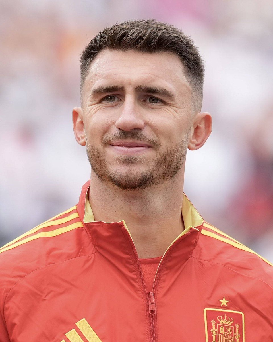 BarcaUniversal's tweet photo. Laporte is the centre-back partner Pau Cubarsi needs at Barcelona.

He would be a TOP TOP SIGNING. 🇪🇸 https://t.co/Ohij4AmLD3