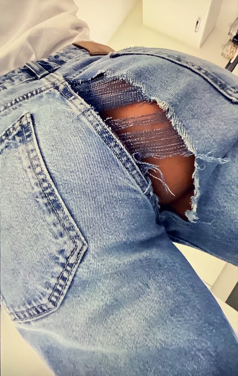 _dolce_banana's tweet photo. Access granted… 🍑 📸
#onlyfans #rippedjeans #ass #peachy #slut #BDSM #bondage #BritishOF #PlusOne #levis https://t.co/PKyeTIAnoT