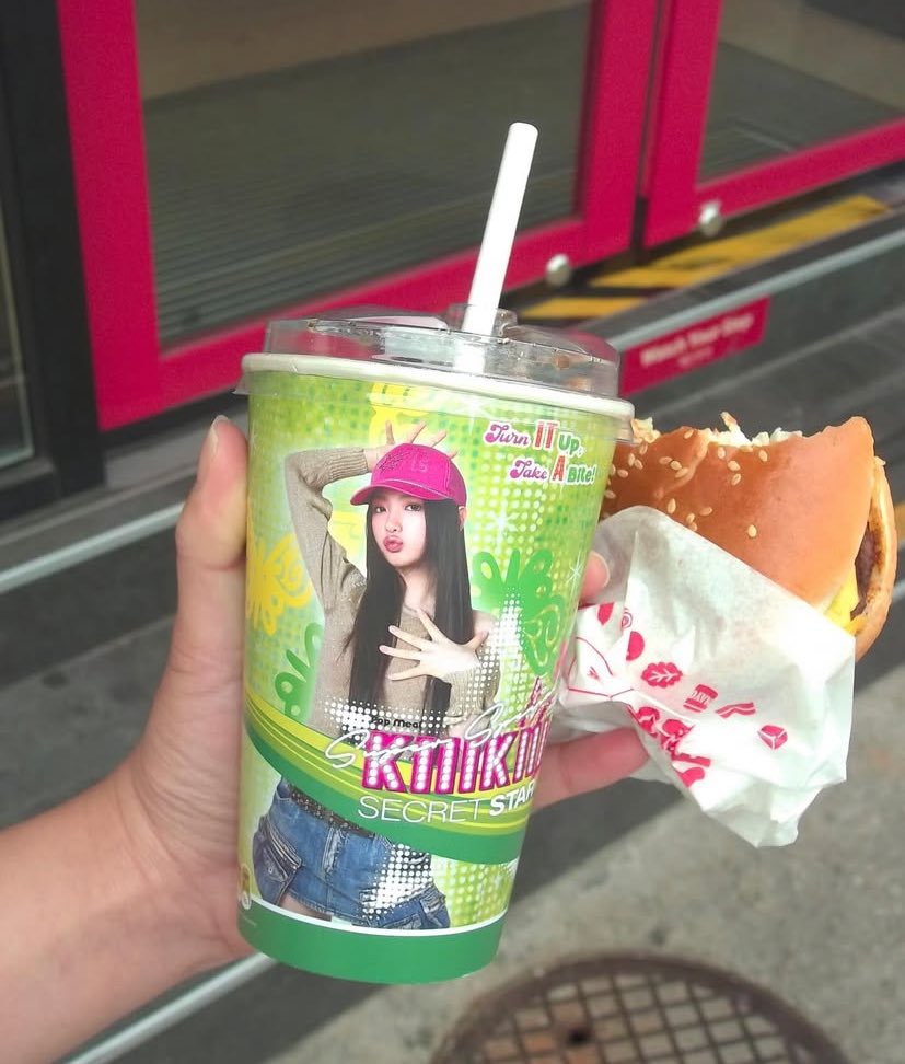 glitterjams's tweet photo. “____ nachos” actually it’s KiiiKiii burgers. KiiiKiii slushies. KiiiKiii bubblegums. KiiiKiii cakes. https://t.co/bJ1mQl2v0x