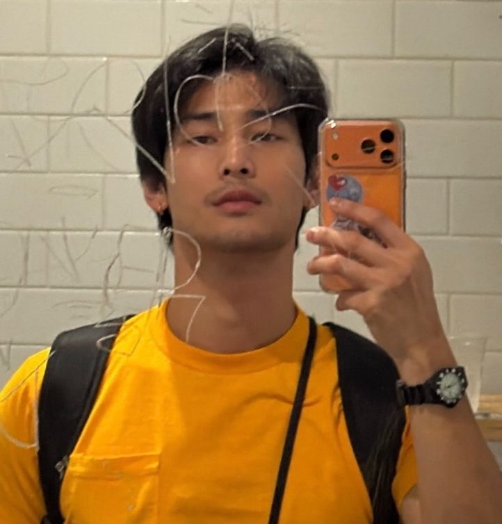 dejapo555's tweet photo. เป็นคนที่อย่าให้ได้ขายหล่อ เพราะจะหล่อมาก กุตายไม่ฟื้น ชอบเวลาลงสตอรี่ดิบๆแบบนี้ ยิ่งผมยาวละมีหนวดคือยิ่งหล่อ วัสดุแฟนหนุ่ม อาโปหล่อมาก รักหนุ่มเซอร์วินเทจ หัวใจพี่ณัฐค่ะ 🫶 https://t.co/Ib97R1DTjn