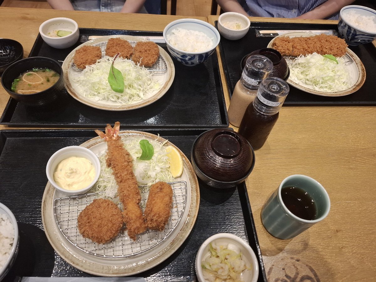 heetan0922's tweet photo. 昨日は、いつものメンバー3人だけで
レイクタウンに買い物へ😆
とんかつまい泉で食事をして
その後、洋服爆買いした〜❤
めちゃくちゃスッキリしたよ✨️
また、今日から色々頑張る😆✨ https://t.co/IHgcddmUlA