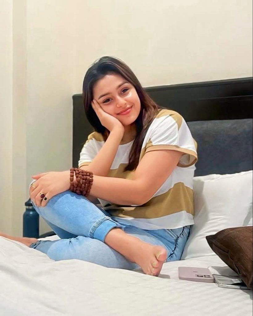 انایہ ہوں یار tweet media