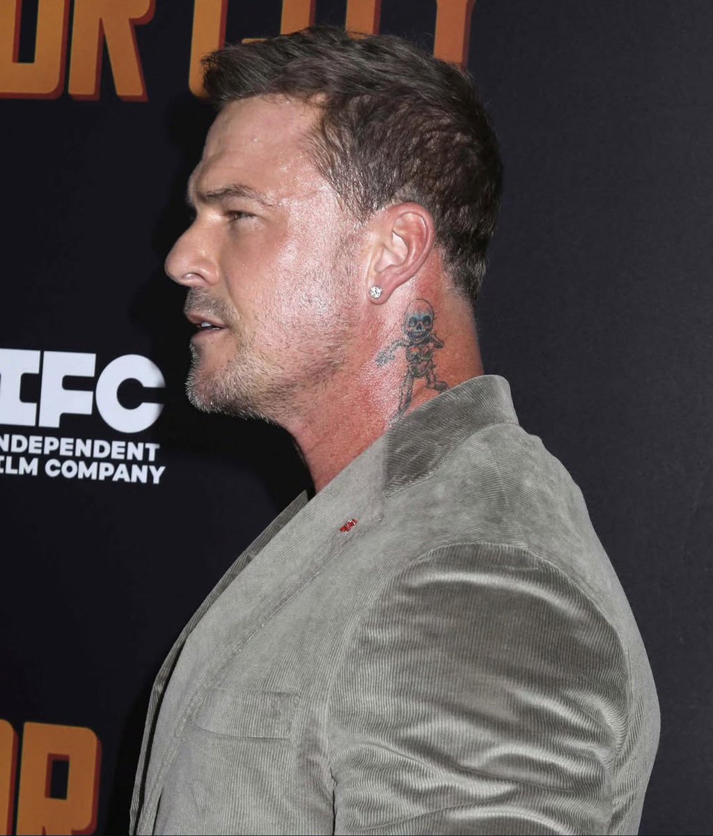 Alan Ritchson Updates tweet media
