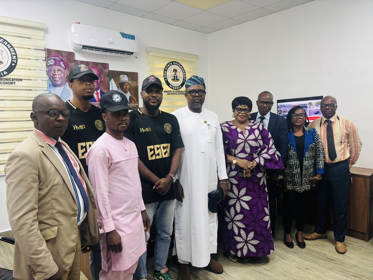 Esports_Edo's tweet photo. A productive meeting today with Hon. Ohimai Ehijimetor, Commissioner for Communication &amp; Digital Economy, and the Ministry’s leadership. Excited that esports is being recognized as part of Edo State’s digital economy vision.

The future is esports. 🎮
#esports https://t.co/ct80csEY2p