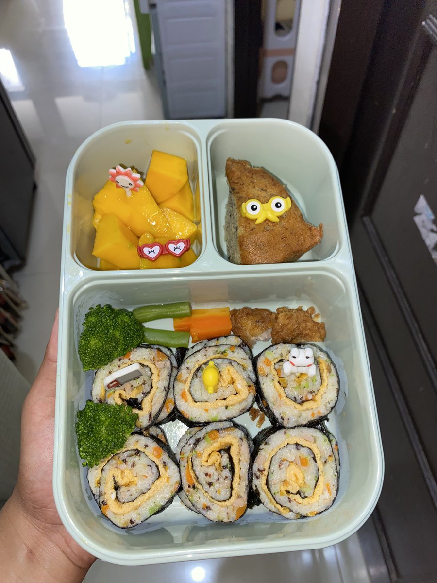 chantak_01's tweet photo. Kangen bikin beginian tapi anak nya sekarang kalau makan porsinya dah bisa di adu sama abang abang 😔😔 https://t.co/pPywKe1Cb7