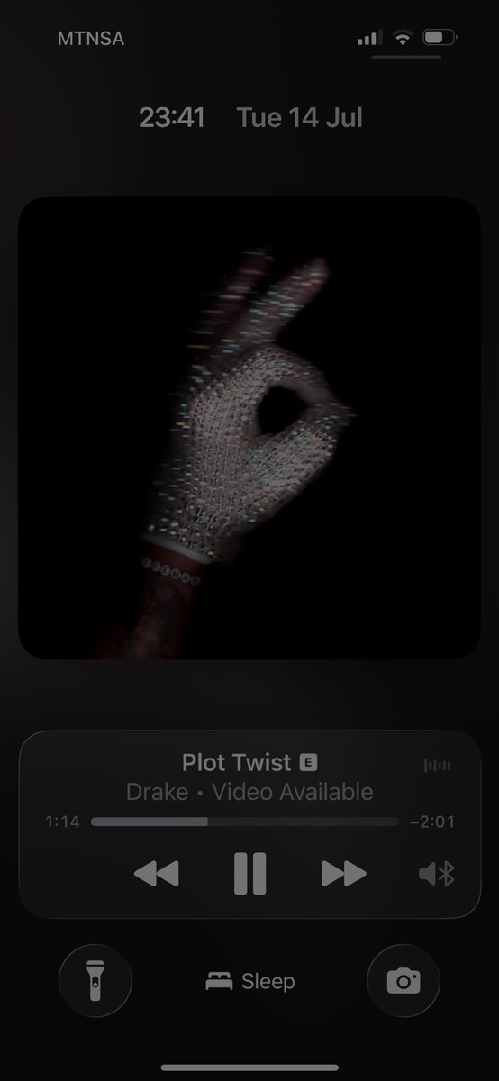 TonyNkuna1's tweet photo. twistin his fingers &amp; lookin at me , twistin’ some shit up that i never seen https://t.co/K7LZIOgOYN