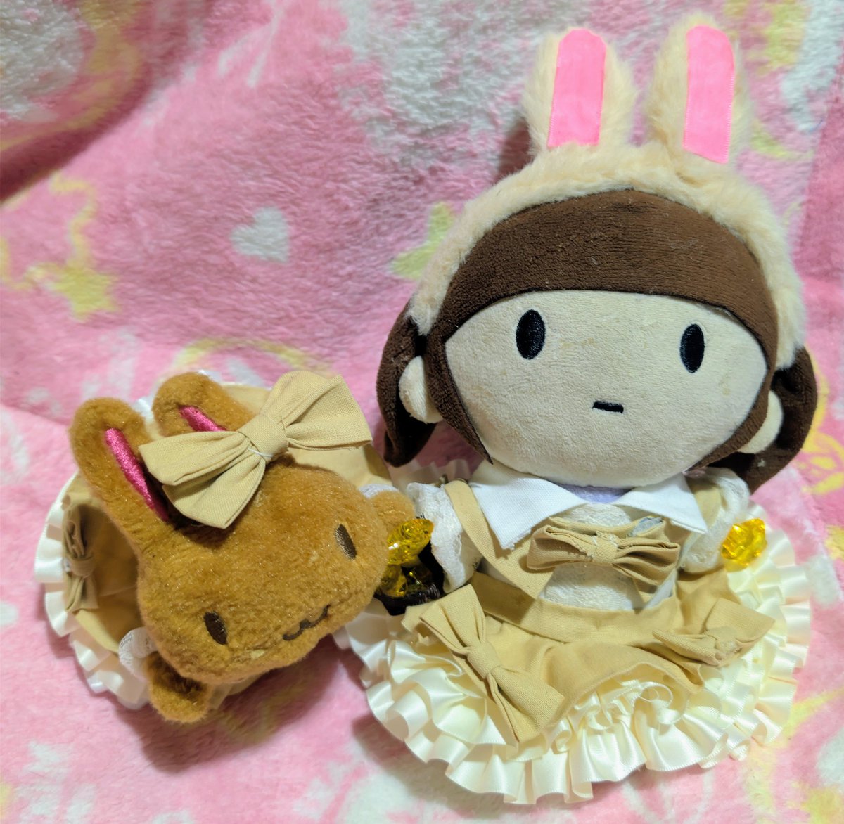 blue9eyes2white's tweet photo. ゆかりん星のかけらの衣装こんな感じで
ちびりんとみみちゃんに作ってあげたよ♪
★／(+^・^+)＼★ https://t.co/FRnv4IUWjb