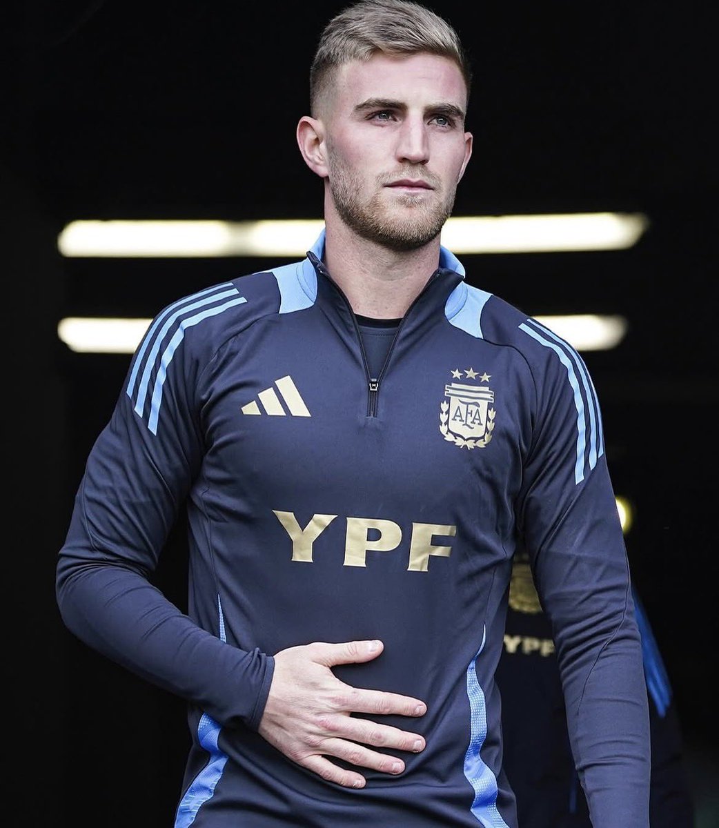 soccergfbpa's tweet photo. 🚨 ATENÇÃO! Informa @DiMarzio:

Grêmio chega a um acordo pela contratação do zagueiro Nicolás Valentini, da Fiorentina e ex-Boca Juniors. 

O Tricolor desembolsará cerca de 3,5 milhões de euros para fechar a negociação pelo defensor de 25 anos.

📸 Divulgação/AFA https://t.co/jpvtO9axl8