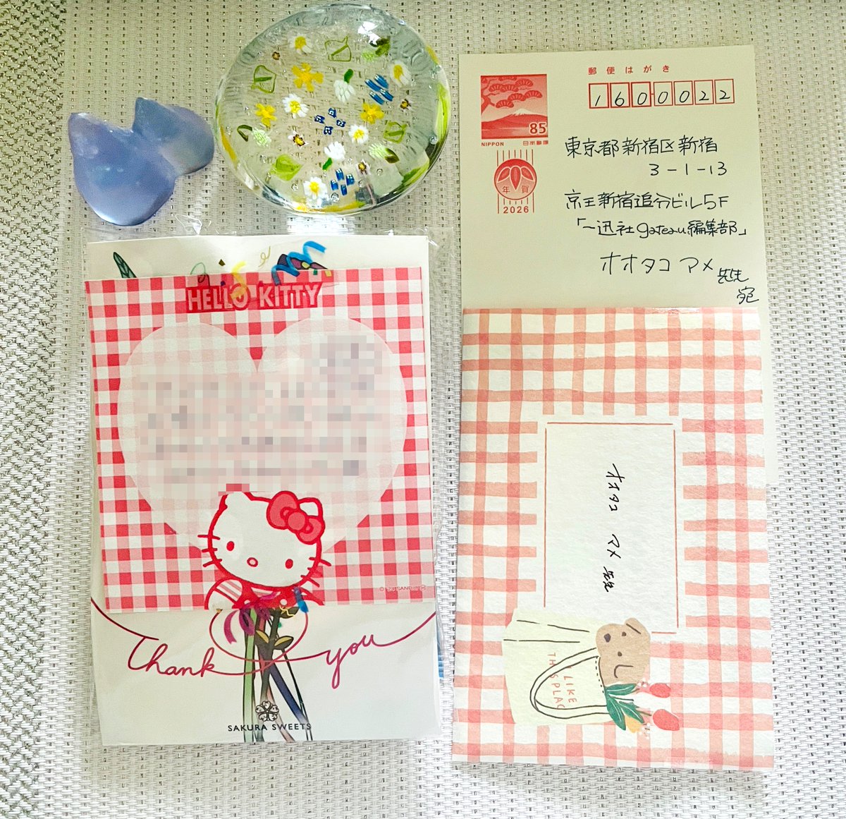 ootkmame's tweet photo. 溜め込んでしまって本当にすみません🙇 お手紙全部受け取っております！
連載中、何度も読み返して元気をもらっておりました。大切な時間を割いて送っていただいたお手紙が連載中のなによりの宝物です。素敵な贈り物ありがとうございました！ https://t.co/q6zhdAVmVI