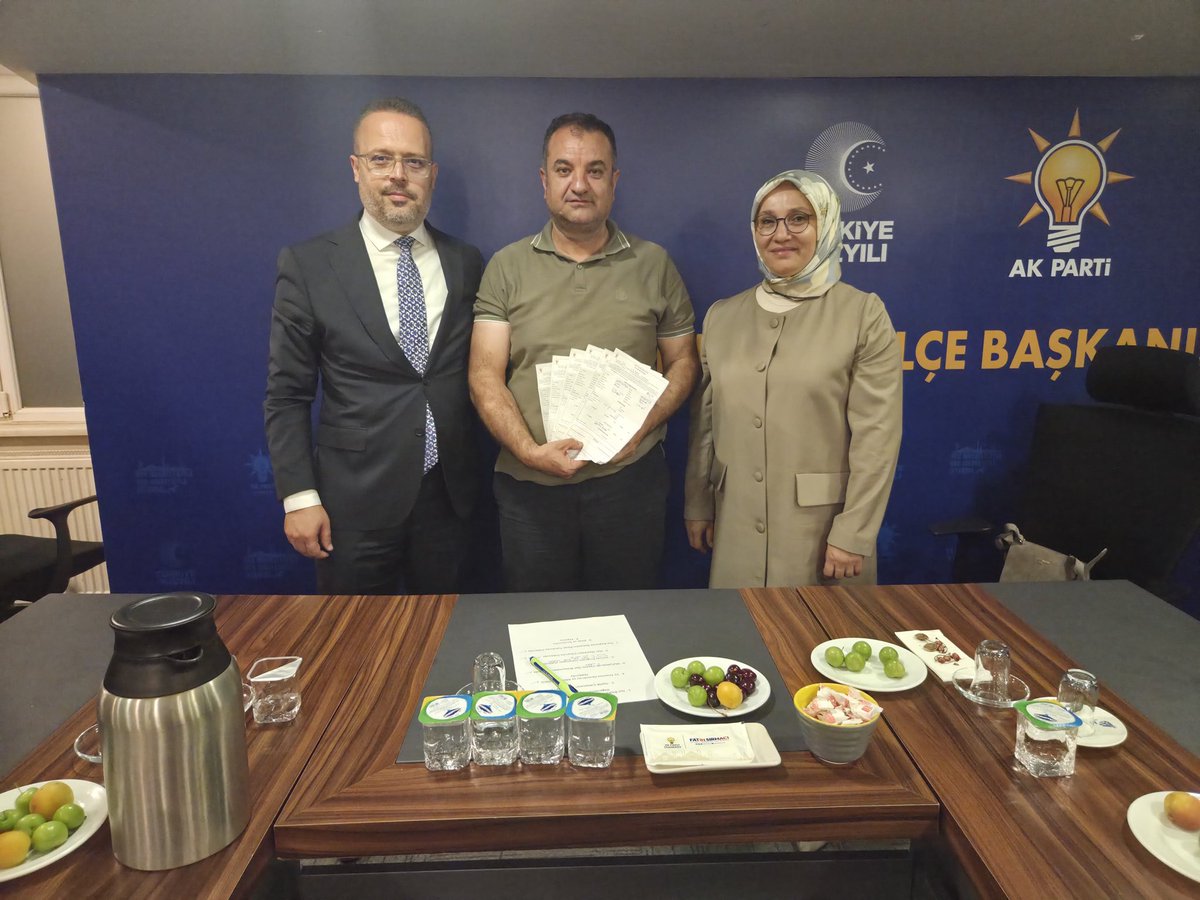 fatihsirmaci's tweet photo. 📍 AK Parti Çekmeköy İlçe Başkanlığı | Yeni Üye Çalışmaları

İlçe Yönetim Kurulu üyelerimizin özverili saha çalışmaları neticesinde gerçekleştirilen yeni üye formlarını teslim aldık.

AK Parti ailemiz, aramıza katılan yeni üyelerimizle her geçen gün daha da büyüyor ve güçleniyor.

Davamıza gönül vererek teşkilatımıza katılan tüm kardeşlerimize hoş geldiniz diyor; birlik, beraberlik ve kardeşlik içerisinde Türkiye Yüzyılı hedeflerimiz doğrultusunda hep birlikte yürümeye devam ediyoruz.

Rabbim birlik ve beraberliğimizi daim eylesin.

#HerMahallesiyleÇekmeköy
#21MahalledeSahadayız

@abdullahozdemir @YurdanurBika @akpartiistanbul @akcekmekoy