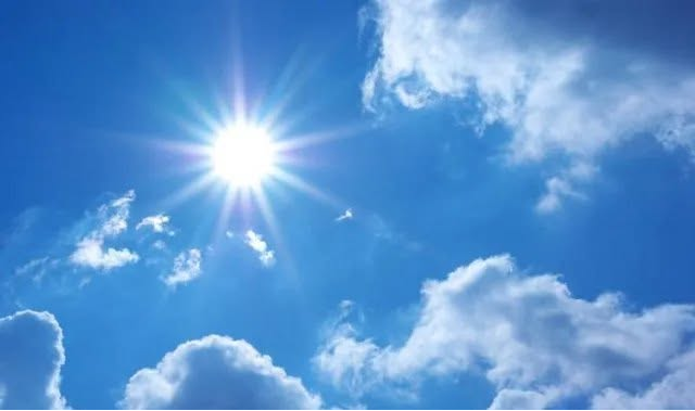 Tiempo_AMBA's tweet photo. 🌞⤴️
Desde hace unos días el Sol sale antes de las 8, se pone después de las 18hs y los días empiezan a alargarse más de un minuto por dia desde hoy, ya vamos saliendo de la "sombra" invernal, el Sol empieza a mirar más para estos lados (Junio y Julio suelen ser los meses más frios estadísticamente).