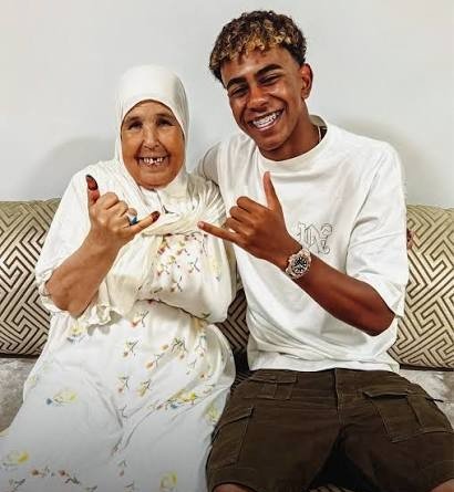 BaiLalla's tweet photo. لامين جمال وعد جدته بالتأهل فأوفى بوعده 
#اسبانيا_فرنسا 
#كاس_العالم_٢٠٢٦ https://t.co/zIcWYTVike