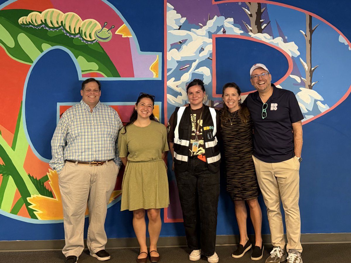 SenatorAshby's tweet photo. Thank you, EDMO, for giving #TeamAshby a tour of your summer programming! EDMO serves over 10,000 students annually through expanded learning opportunities that provide hands-on STEAM education, social-emotional learning, and academic support.
It was an honor to see your work firsthand as you continue to expand across our community!