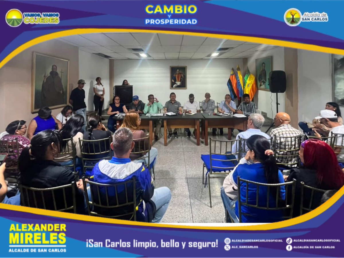 Alc_SanCarlos's tweet photo. En el salón Simón Bolívar de la Alcaldía de San Carlos, el Alcalde Alexander Mireles junto los concejales, diputados de fracción Vamos Vamos Venezuela de la Asamblea Nacional, sostuvieron un encuentro con los enlaces políticos y coordinadores de centros electorales del municipio. https://t.co/bWryRn9hFS