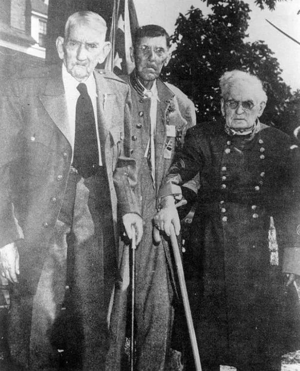 fasc1nate's tweet photo. Out of the 750,000 who fought for the Confederacy in the Civil War, these were the last 3 alive in 1951.

🔗 : https://t.co/VL9mxUrlIW https://t.co/6rLI2SdIqB