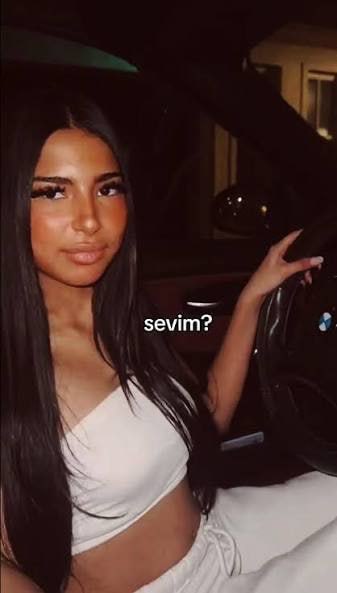KayikoClip's tweet photo. Cette influenceuse a utilisé la chirurgie 😭
Elle était tellement mieux avant ☠️ https://t.co/lNVbskqxW2