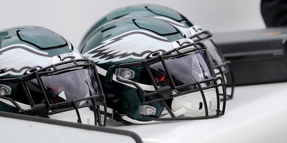 TheEaglesWire's tweet photo. The Eagles enter training camp with most of their 53-man roster settled, leaving roughly 10 to 12 spots truly up for grabs

📸 Timothy T Ludwig, Getty Images https://t.co/q64VH1ByTL https://t.co/SZPkFSzKJn