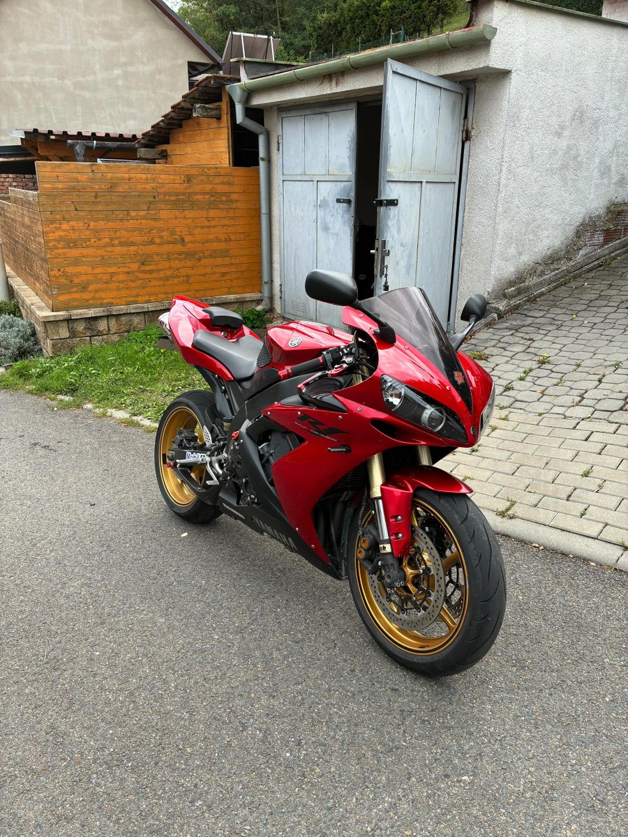 auctmartscom's tweet photo. R6 2017-2025 owners: you're either tracking it or you should be. Our kits drop in flawless, hold up to real speeds, and won't wreck your budget at $299-$599. Time to look the part. #YamahaR6 #FairingKits #TrackReady https://t.co/wwa8bkD76C