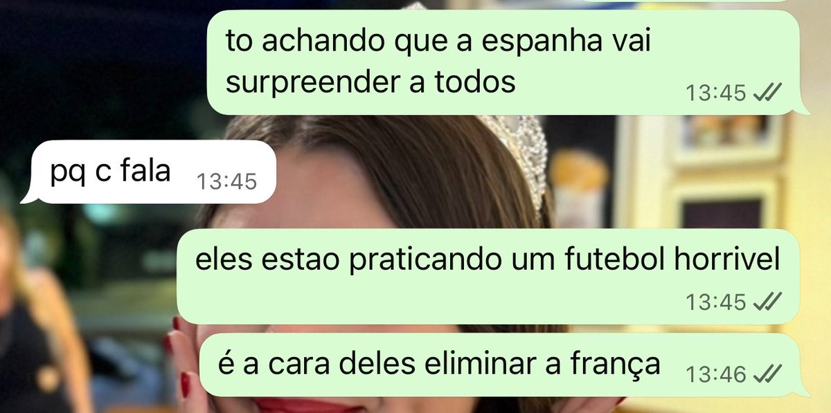 cristianwlopes's tweet photo. enquanto terraplanistas do futebol discutem teorias da conspiração eu estou ocupado apenas lendo o jogo 👁️👄👁️ https://t.co/Dq0kbhGOpe