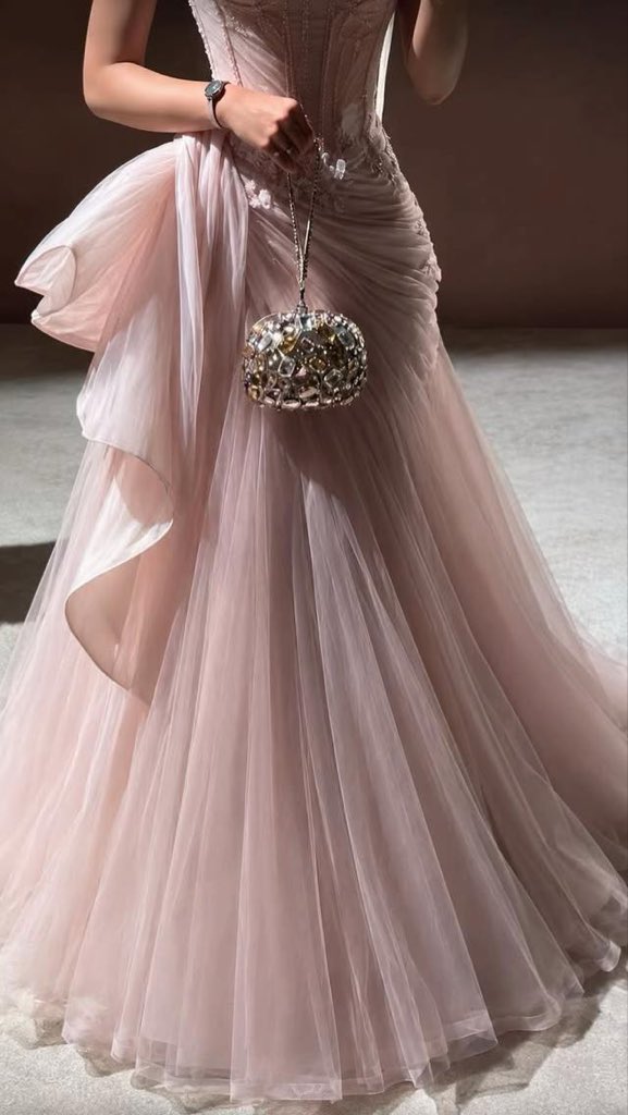 Honsweddings's tweet photo. 🌸✨
#stylish #fashionblogger #Elegance #dress #style https://t.co/pjoQZr9zN0