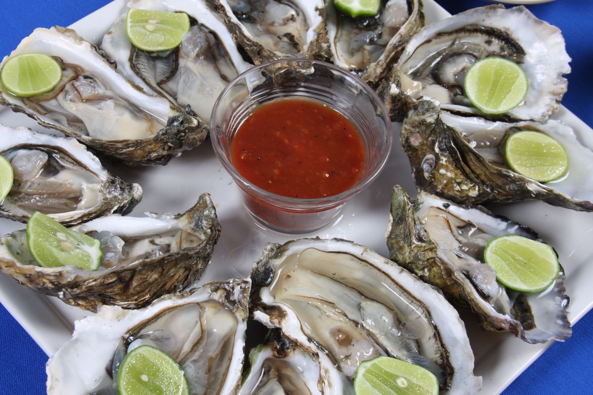 mcsilkx's tweet photo. @_Skiam_ @_apricotsss_ @minjicel67 Ok I give it to you that it is technically cooked, even without spices or fire like regular stove cooking. 
There’s still lots of raw seafood dishes we eat in Mexico, including raw aguachile (there’s raw and curtido), ostiones, callo de hacha, etc https://t.co/oWgIyCWvoT