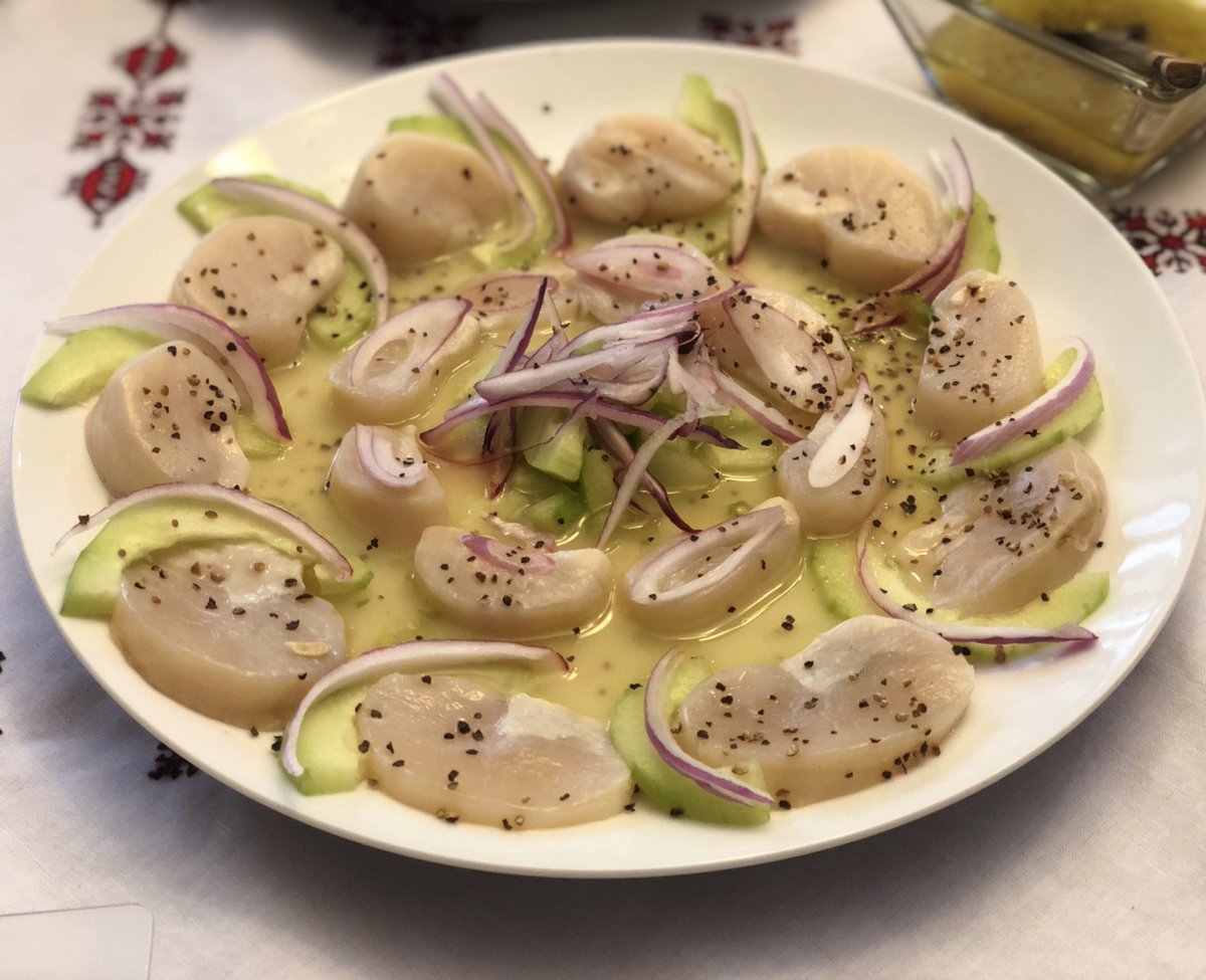 mcsilkx's tweet photo. @_Skiam_ @_apricotsss_ @minjicel67 Ok I give it to you that it is technically cooked, even without spices or fire like regular stove cooking. 
There’s still lots of raw seafood dishes we eat in Mexico, including raw aguachile (there’s raw and curtido), ostiones, callo de hacha, etc https://t.co/oWgIyCWvoT