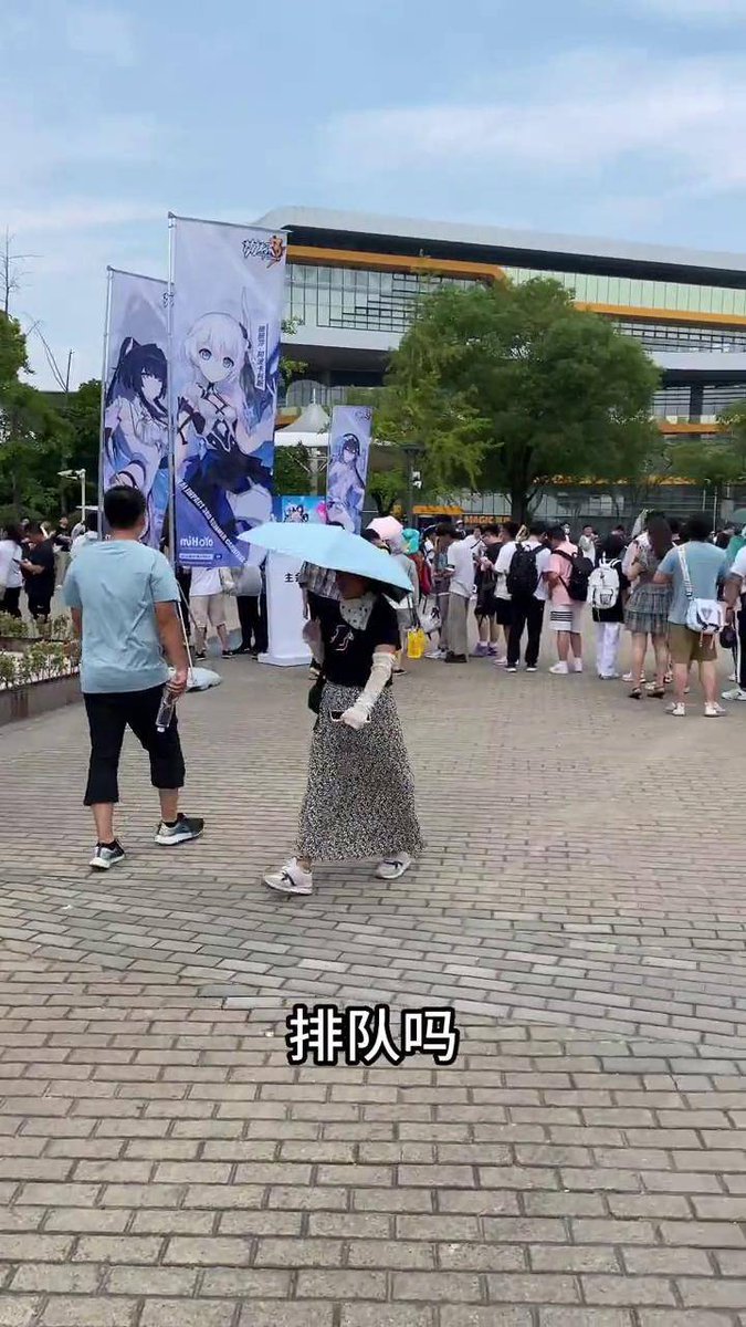 tugbazra99's tweet photo. Just had the best time at the anime u0026 comic con today! Met so many awesome cosplayers, grabbed exclusive merch, and spent hours geeking out over my favorite series—worth every late-night prep! https://t.co/jtSnhctg1F