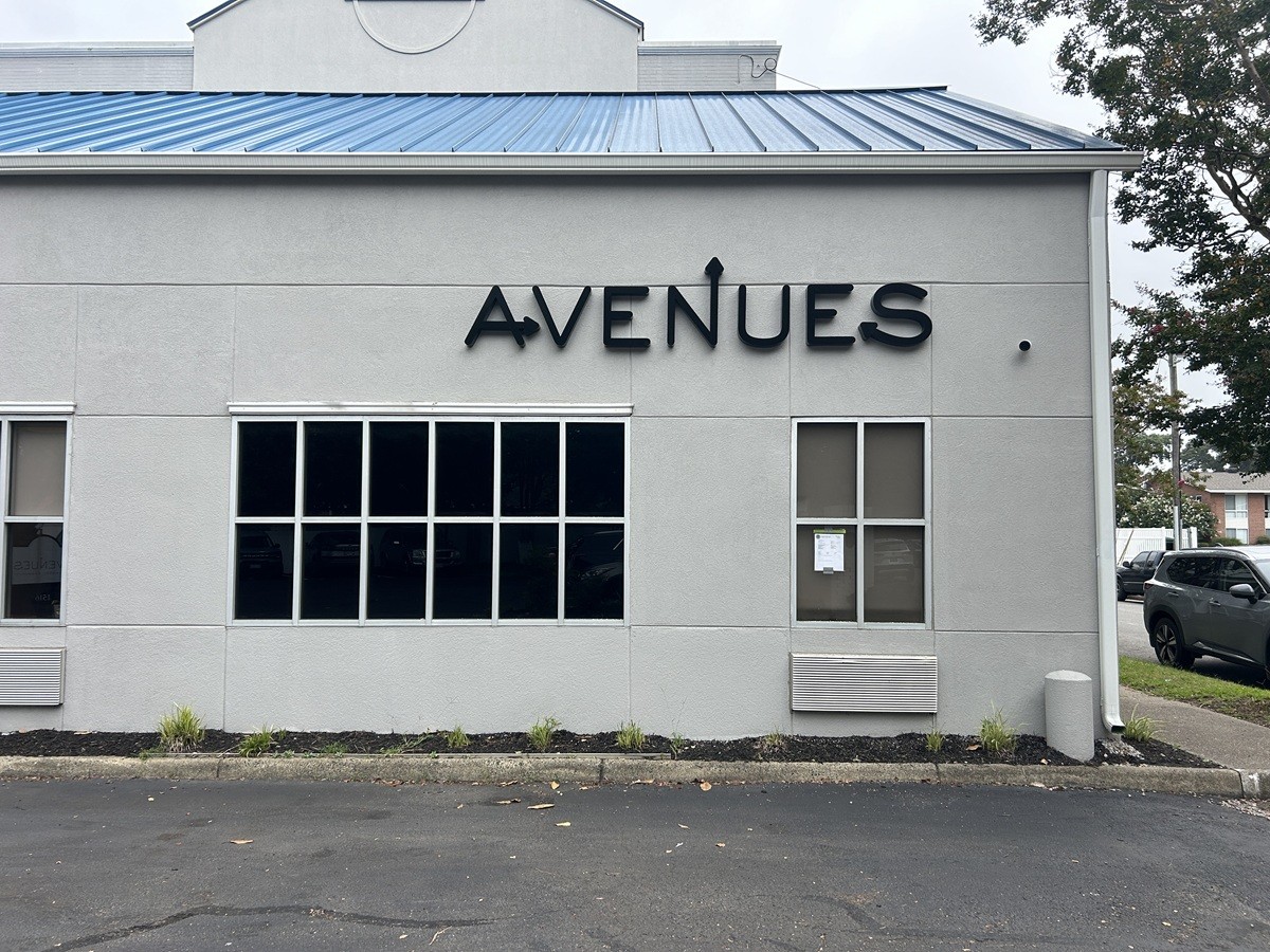 JamesRiverSigns's tweet photo. Looking for flawless branding that lasts? Our sign experts at James River Signs handle everything from initial concepts to the final structural installation. We bring your exact brand vision to life seamlessly. Contact James River Signs to begin your design today. https://t.co/Cvm9rZmJfx