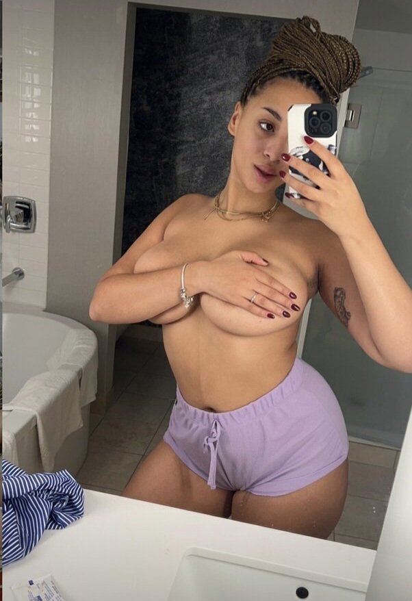iamnaomiberlin's tweet photo. Just a little trouble wrapped in a pretty package… wanna unwrap me? 🎀😉" https://t.co/vqiJPrkfNL