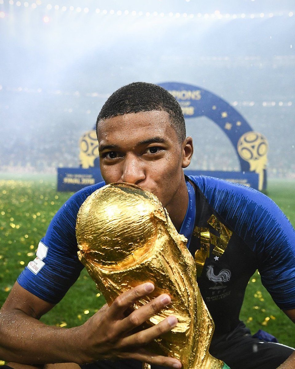 bailey 🇫🇷 tweet media