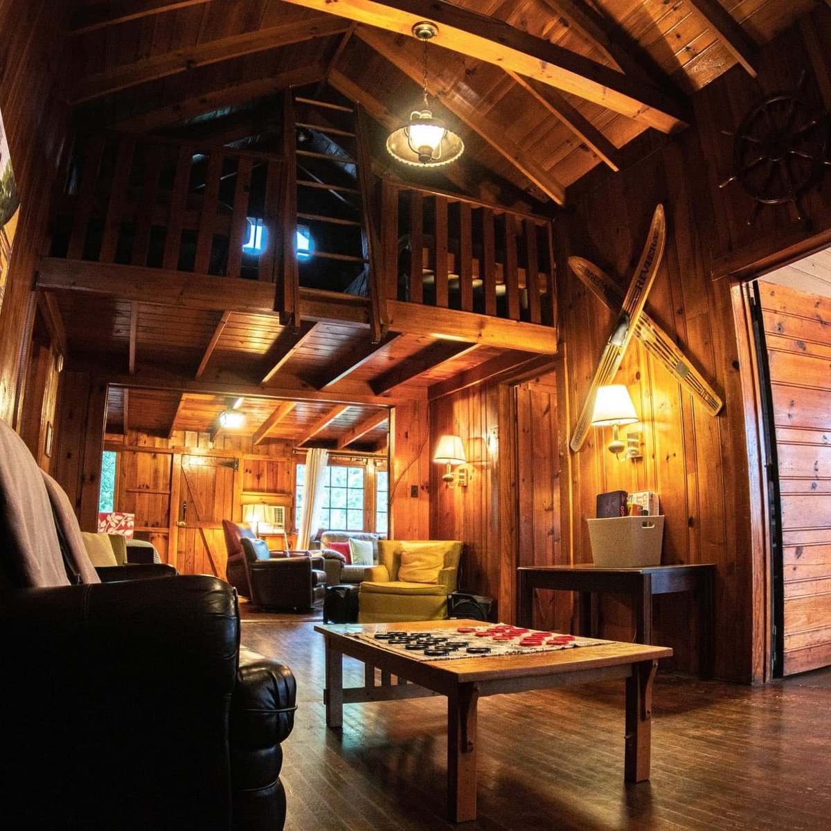 LakeOcoeeInn's tweet photo. Raft the world-famous Ocoee River with @OcoeeInnRafting, spend an afternoon boating or kayaking on Lake Ocoee, hike one of the many nearby trails, and end the day cozying up in our lakeside or wooded lodging!
Book It All Here: 👉 https://t.co/B4vW0cYS2G

Southeast TN https://t.co/Dw439AGgF6