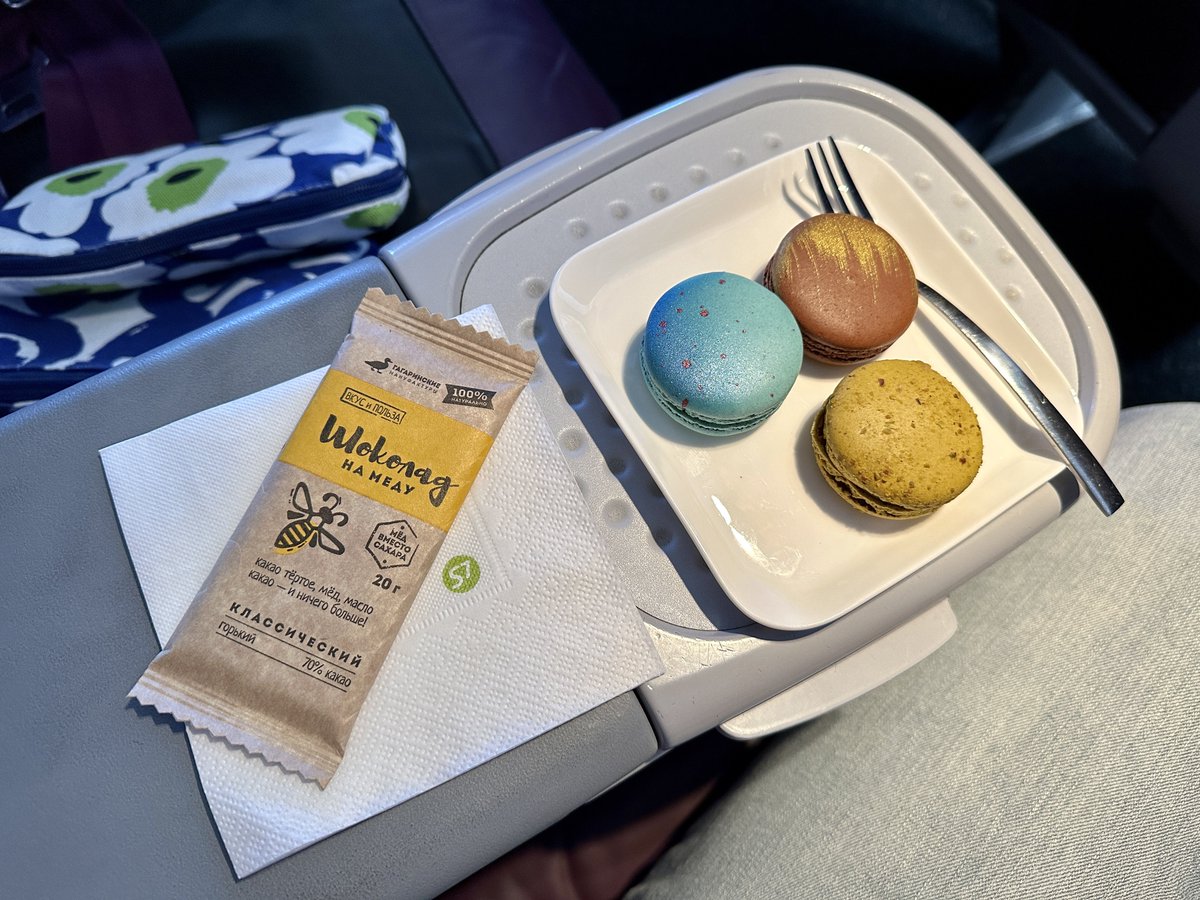 bellendmusk's tweet photo. #ОпятьОнЖрёт
#BusinessClass #TravelInStyle
#S7Airlines #S7 https://t.co/lF99WjDHgS