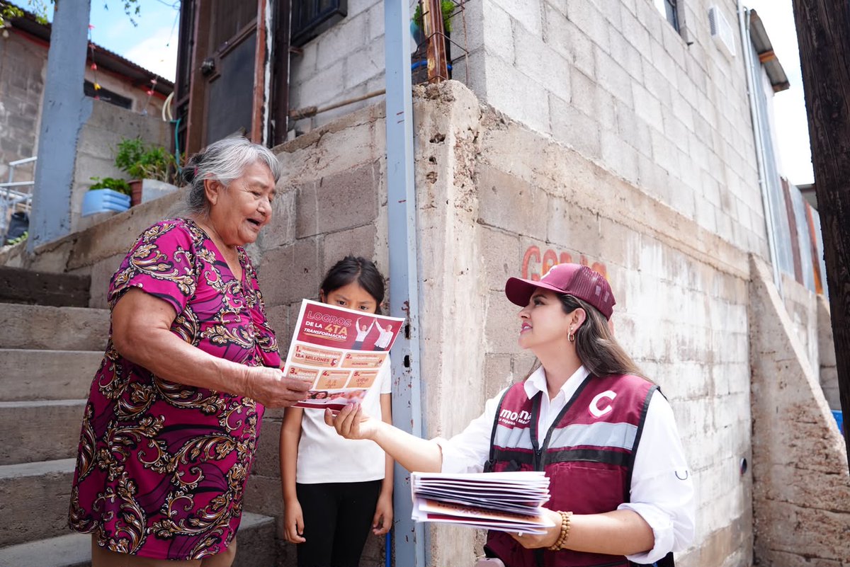 CelidaLopezc's tweet photo. En la colonia Tapiros compartimos un momento muy especial con sus vecinas y vecinos. #ConElPuebloTodo https://t.co/eYm7p4dPOY
