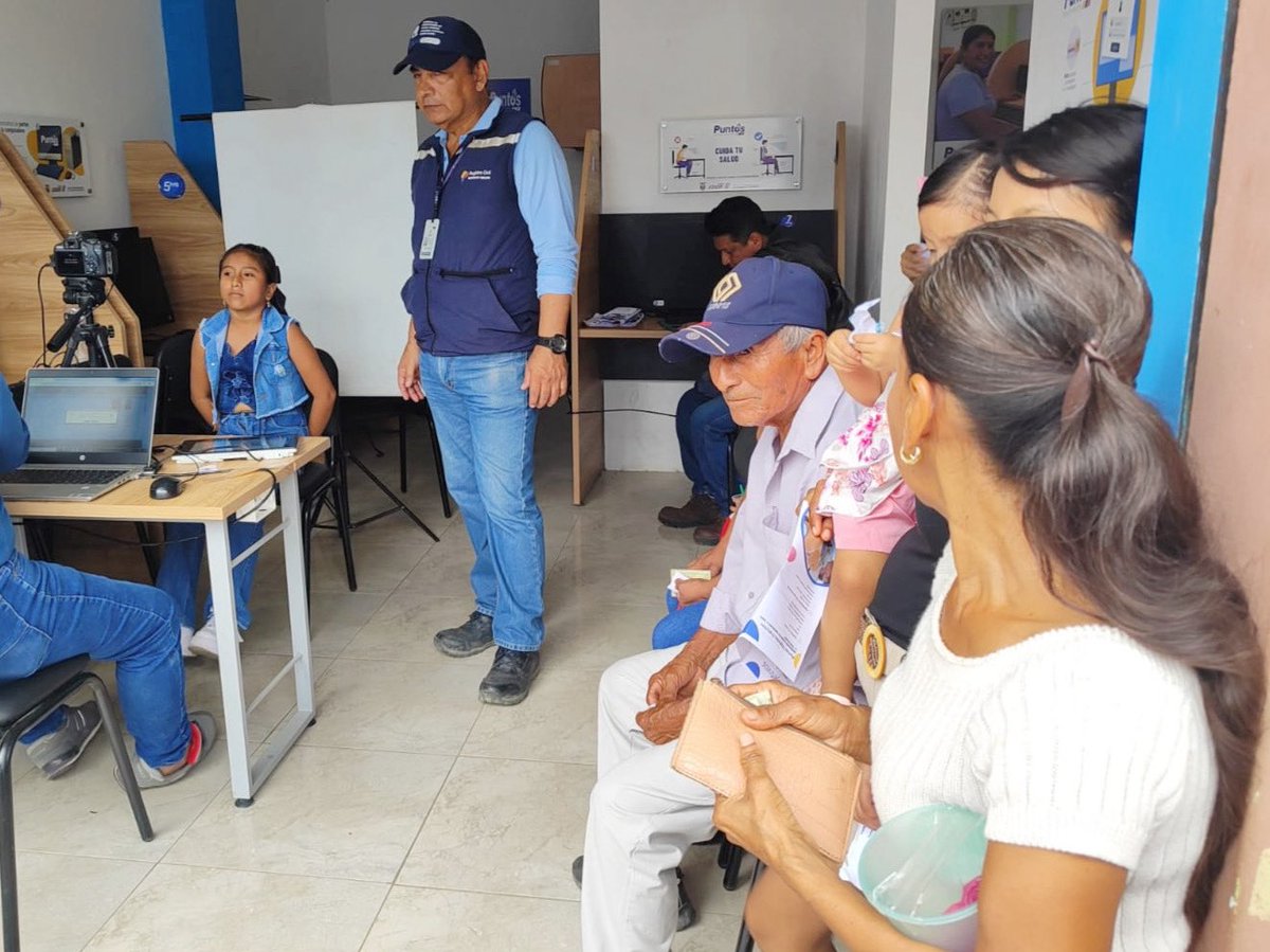 RCivil_Zona5's tweet photo. #SantaElena📍| Las #BrigadasMóviles de @RegistroCivilec llegan hasta la comuna Manantial de Guangala, en la parroquia #Colonche, acercando el servicio de cedulación a los moradores de esta zona. 🤝

🤝 ¡Más servicios, más cerca de la ciudadanía! 🇪🇨 https://t.co/CV4rqaV8YC