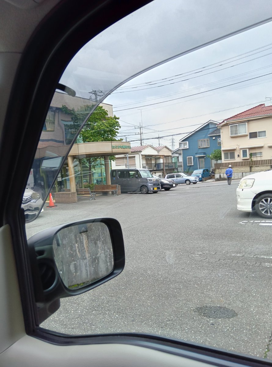 BF_toraking's tweet photo. おはようございます✨
本日から、目のレーザー治療の開始です。２日置きに計六回ヤダな〜怖いな〜それが終わったら目に注射💉でもヤラないとがんばりま〜す。 https://t.co/MmqO5MW2Qo