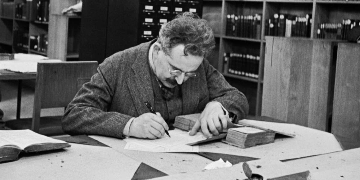 gcmalatya2's tweet photo. Walter Benjamin'in 134. doğum günü vesilesiyle "Yıkıcı Karakter" başlıklı yazısını Almancadan çevirdim, ilginize sunuyorum.
#WalterBenjamin #Devrimcilik #Yıkıcılık
https://t.co/BLpCSlebJy https://t.co/KdUaNBiSvx