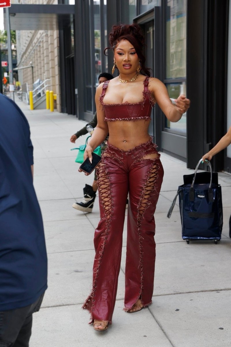 itsbleekerxox's tweet photo. Megan Thee Stallion in New York wearing Dreaming Eli SS26 https://t.co/LE2Bz1LBgR