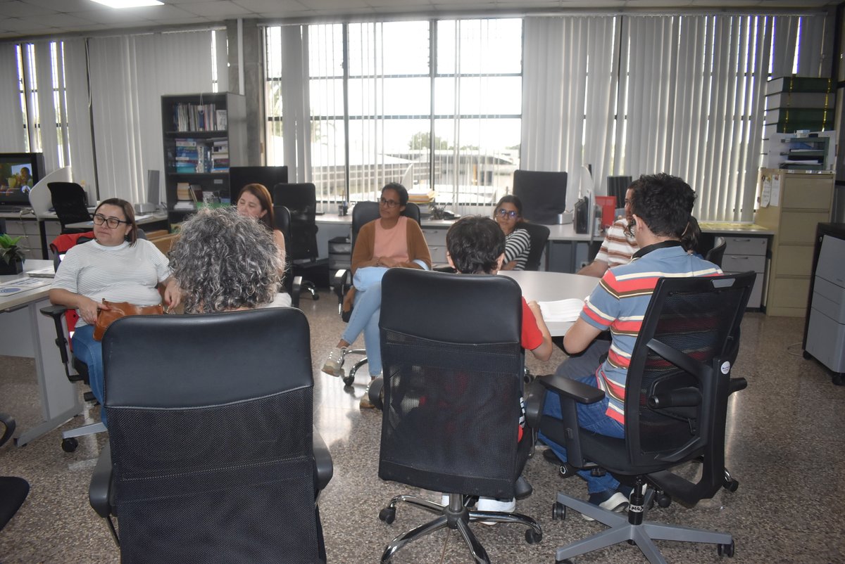 editorial_uned's tweet photo. 📚🥳En julio recibimos en la EUNED a representantes de Innovación Educativa de la @UNAHoficial, así como a integrantes del Club de Lectura del AyA.
¡Gracias por acompañarnos y conocer de cerca nuestro quehacer editorial!
#librosuned https://t.co/L2WVTJ5Csq