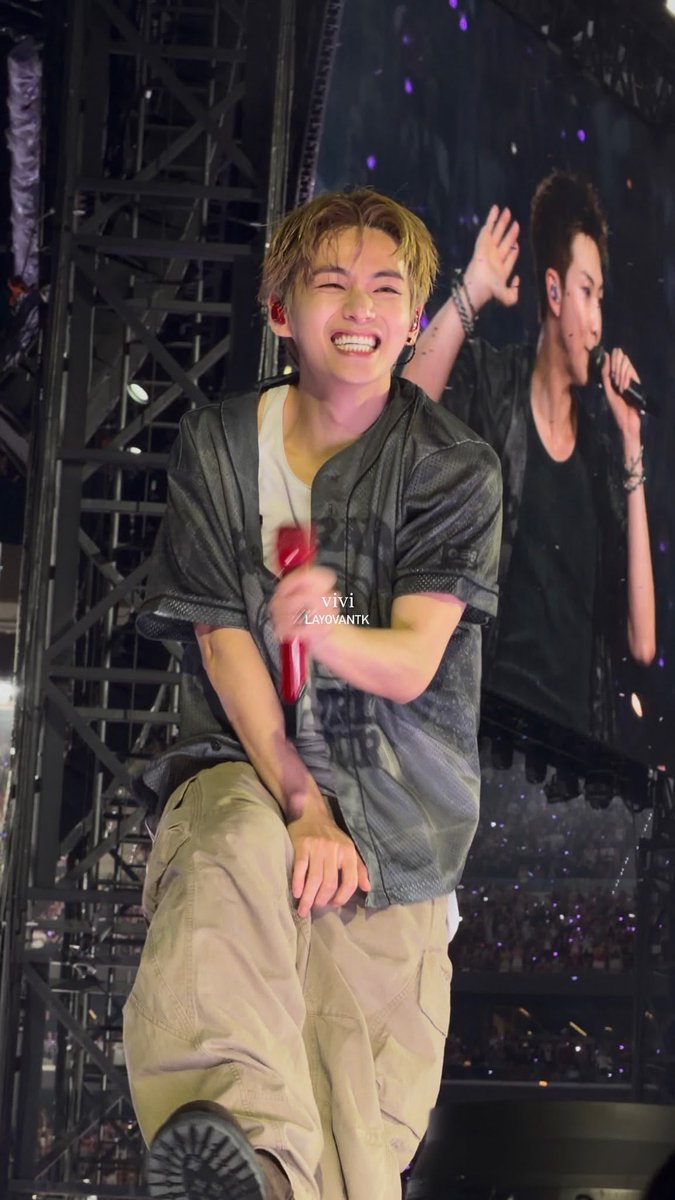 julia⁷ *ੈ✩ saw bts munich d1 & d2 tweet media