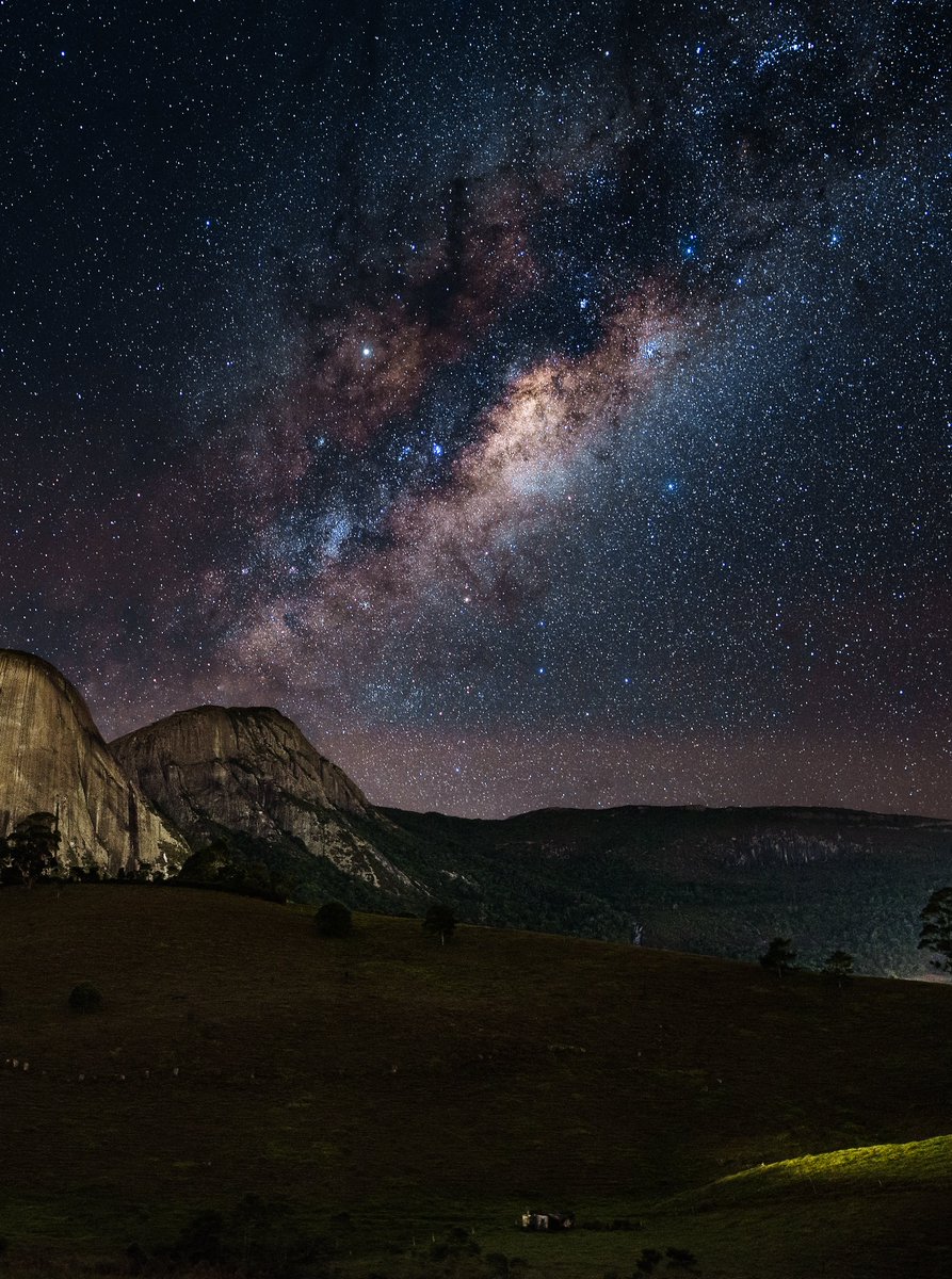 uhd2020's tweet photo. The Milky Way from Brazil ✨ https://t.co/bIUwRxGfSF