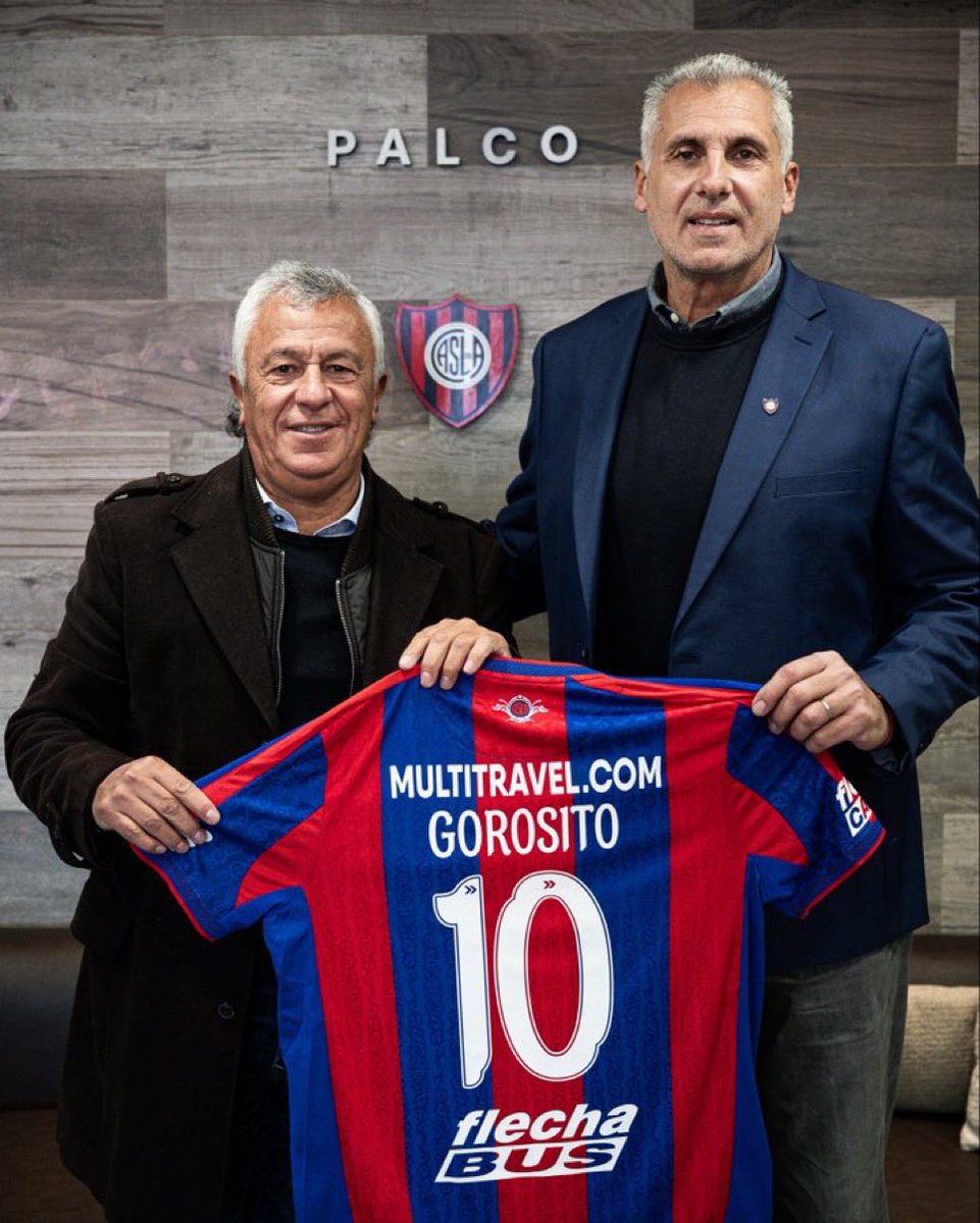 Román tweet media